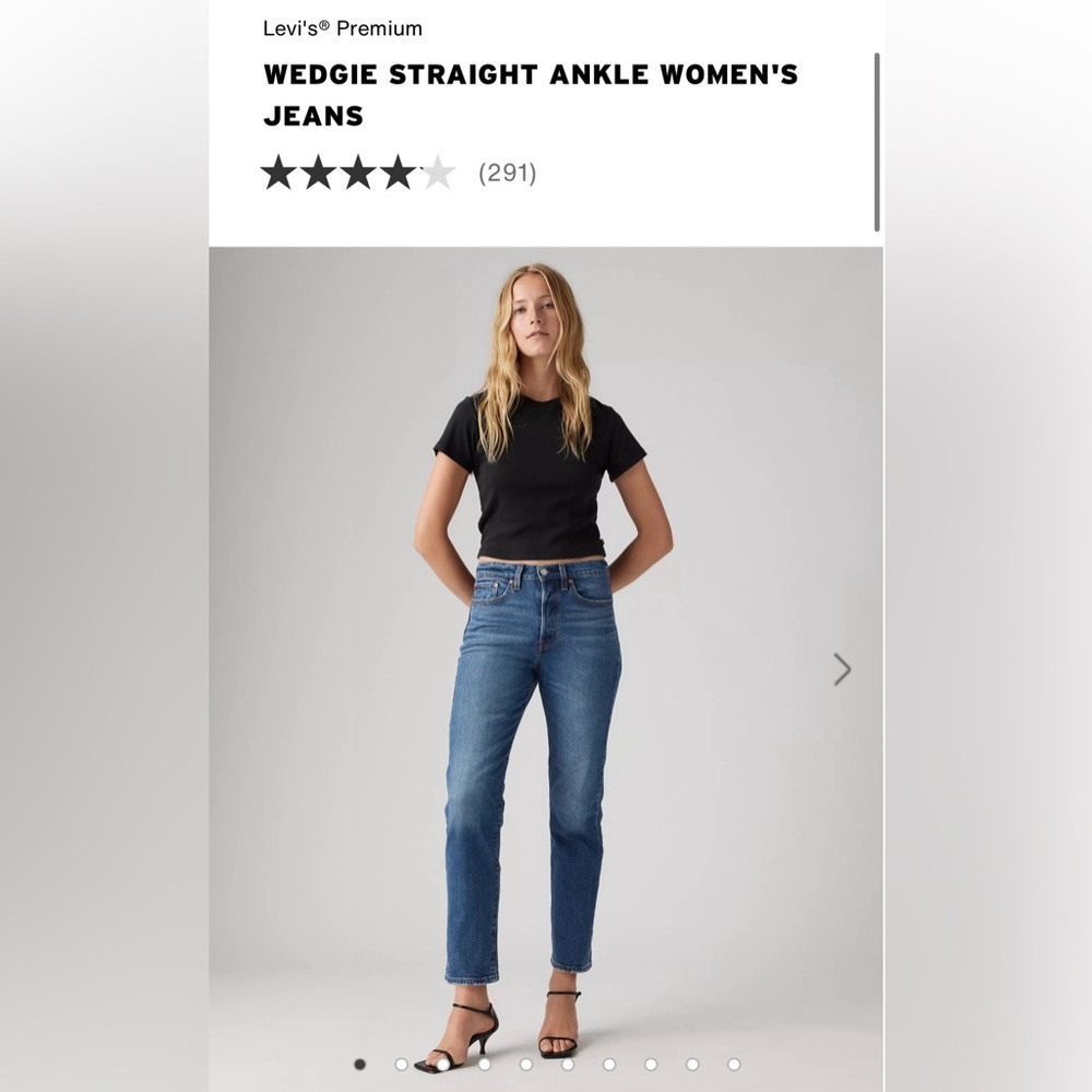 LIKE NEW Levi's Wedgie Straight Premium Blue Women's Jeans